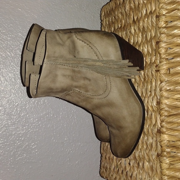 Tan/Gray Sam Edelman Louie Fringe Ankle Booties 9 - Picture 4 of 7